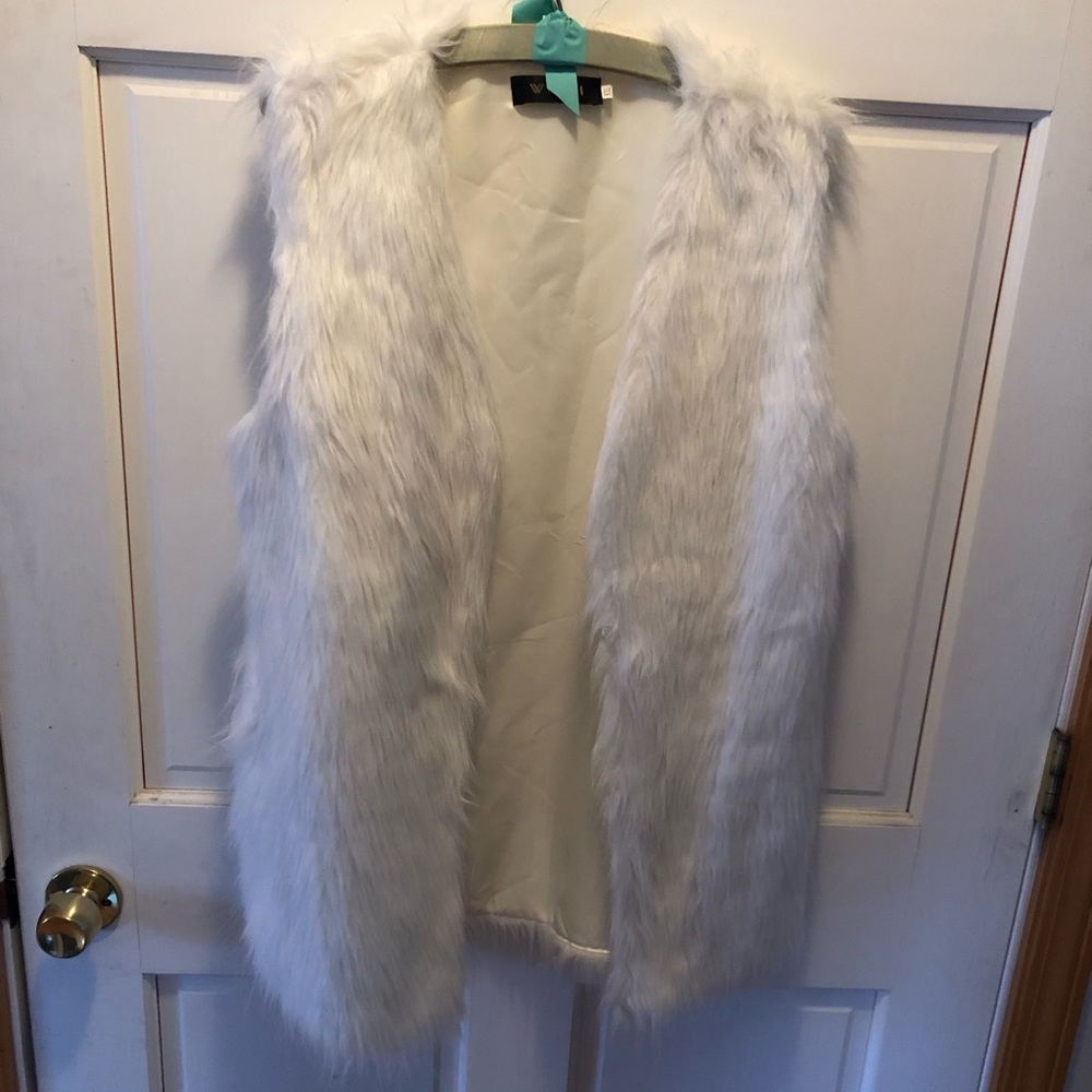 Women’s faux fur vest